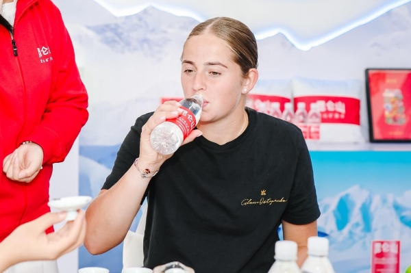 通过一系列 通过一系列